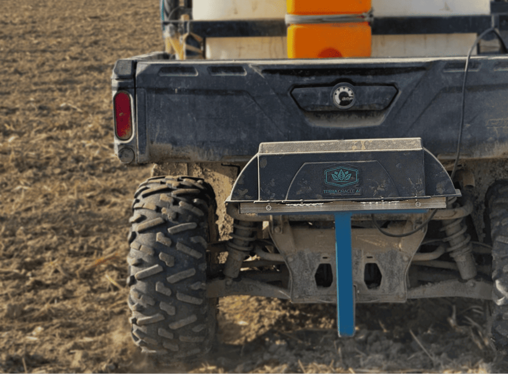 In-field soil scanning vehicle with dual gamma and optical sensors